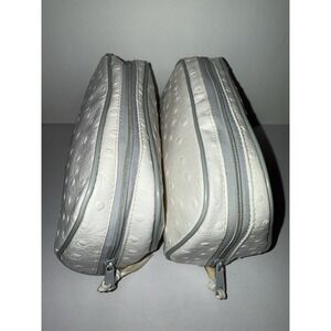 Oscar de la Renta White Ostrich Leather Makeup Pouch Make Up Travel Cosmetic Bag